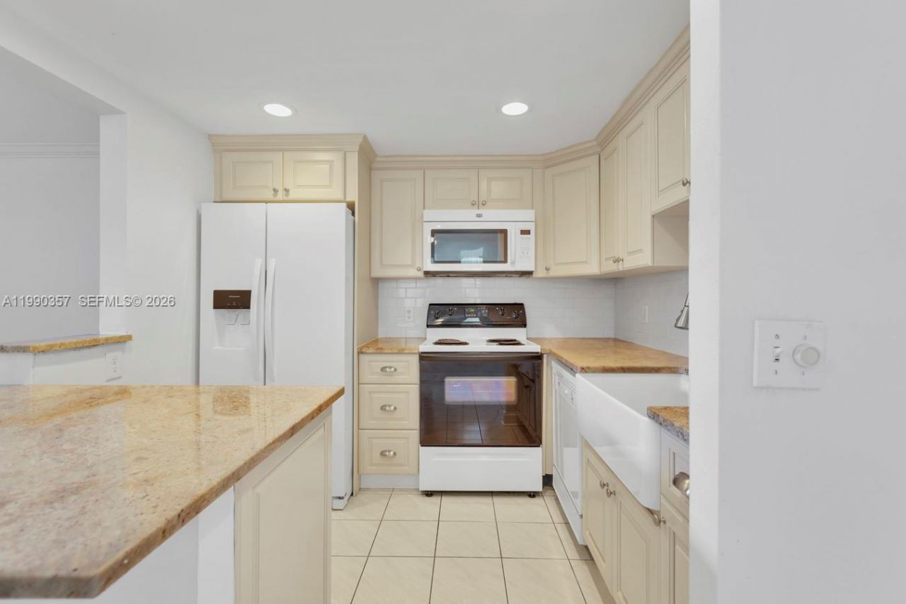 294 Brittany G, Unit 294, Delray Beach, FL 33446 Photo
