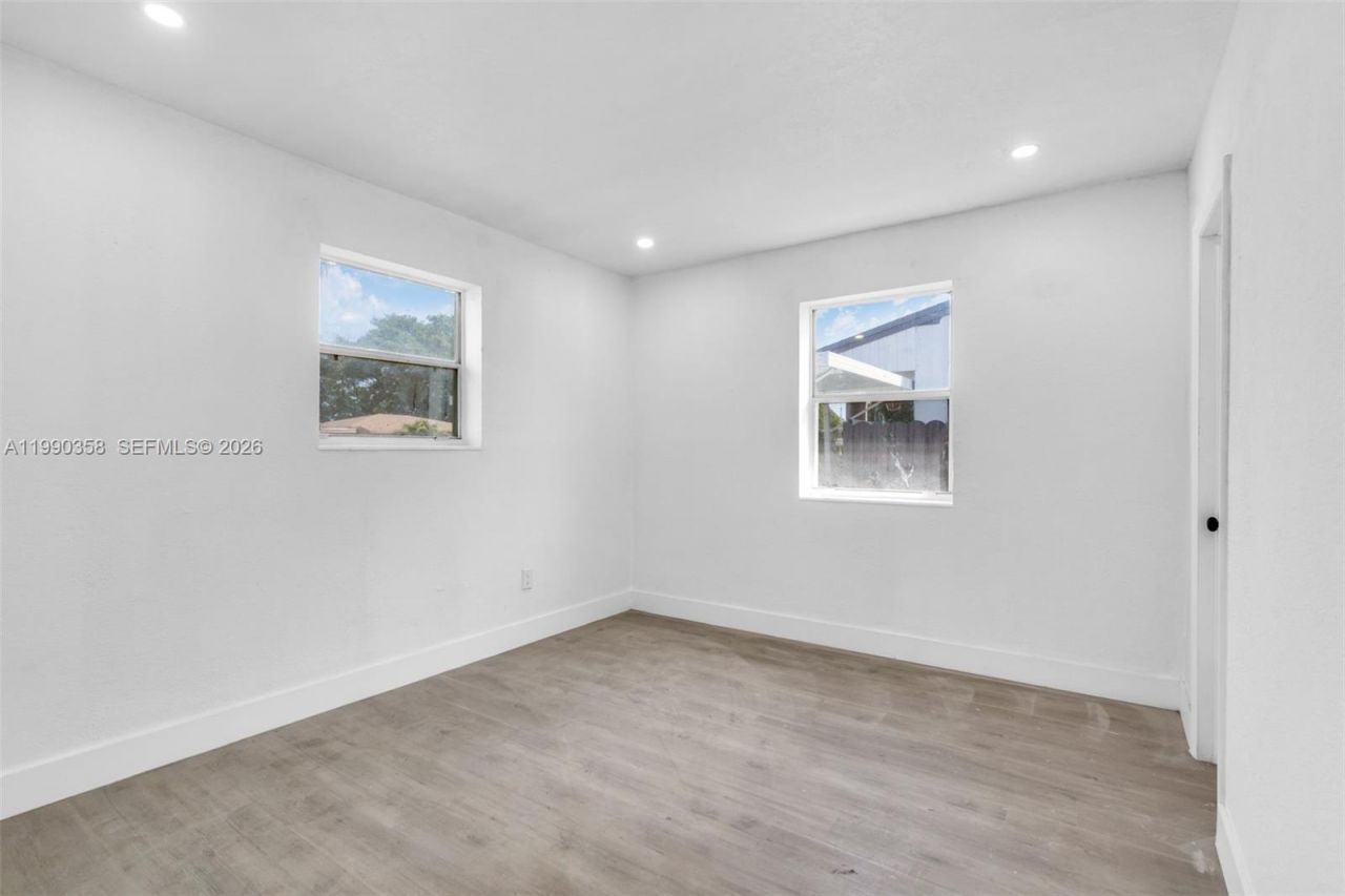 110 NE 171st St, North Miami Beach, FL 33162 Photo