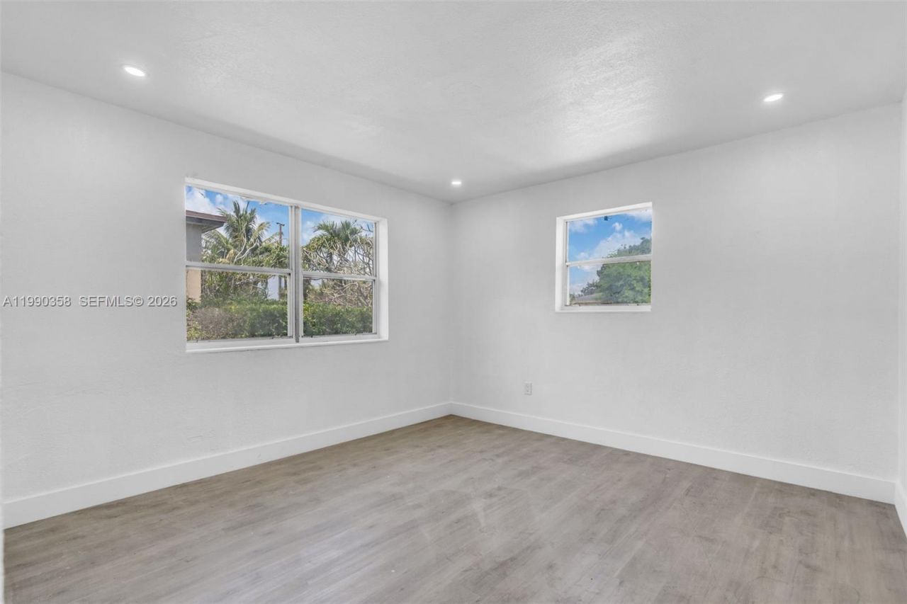 110 NE 171st St, North Miami Beach, FL 33162 Photo