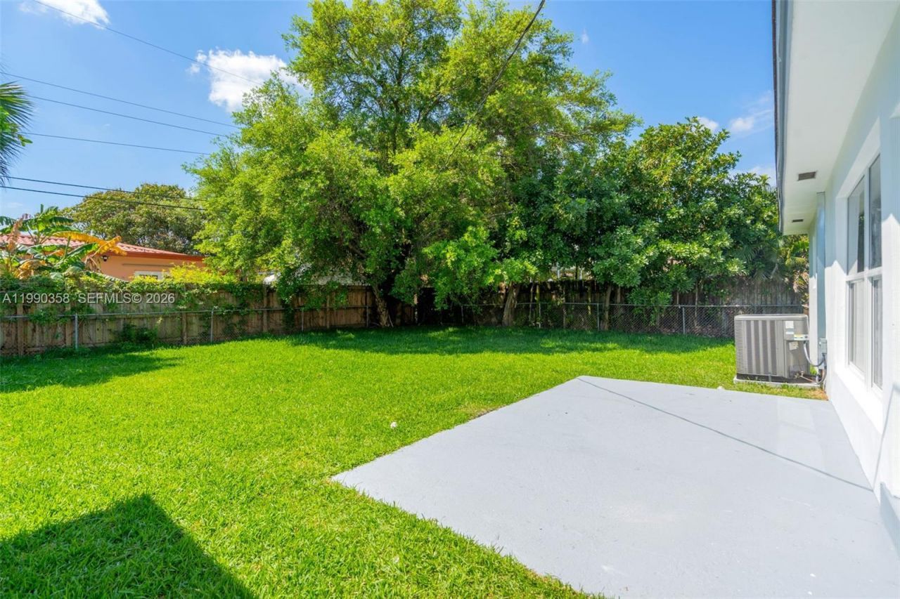 110 NE 171st St, North Miami Beach, FL 33162 Photo