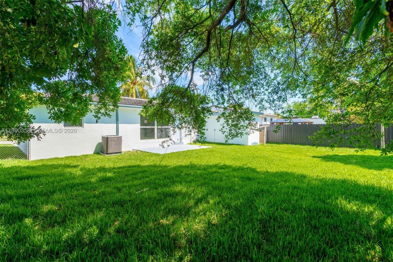 110 NE 171st St, North Miami Beach, FL 33162 Photo