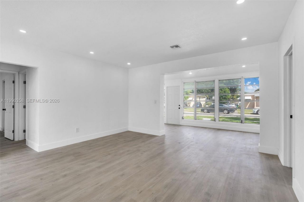 110 NE 171st St, North Miami Beach, FL 33162 Photo