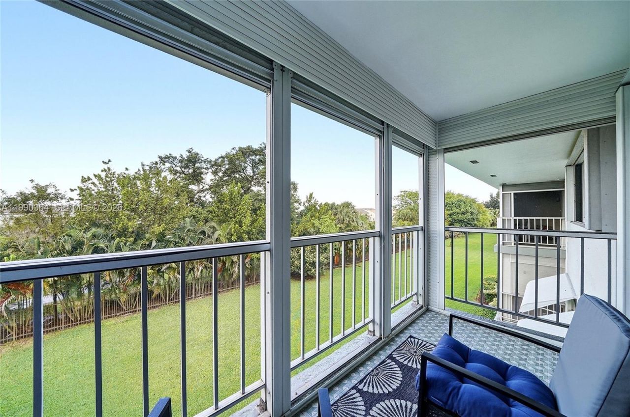 1200 Hillcrest Ct , Unit 306, Hollywood, FL 33021 Photo