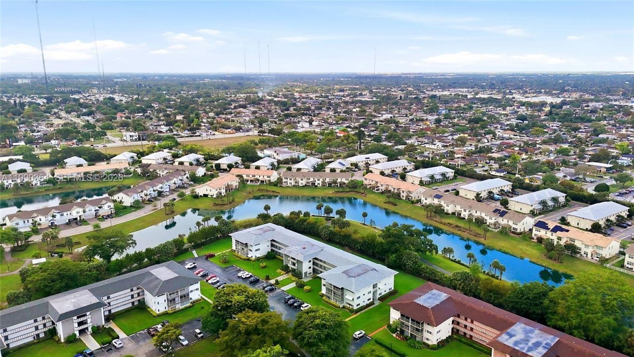 1200 Hillcrest Ct , Unit 306, Hollywood, FL 33021 Photo