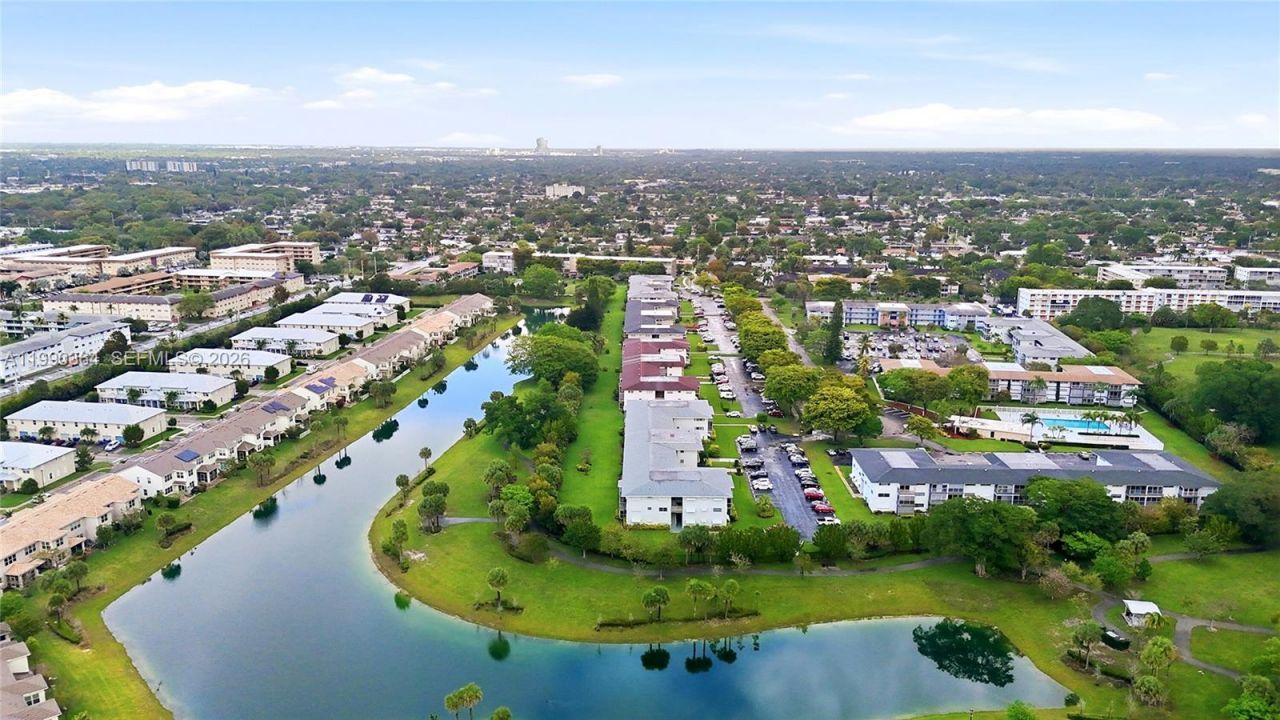 1200 Hillcrest Ct , Unit 306, Hollywood, FL 33021 Photo