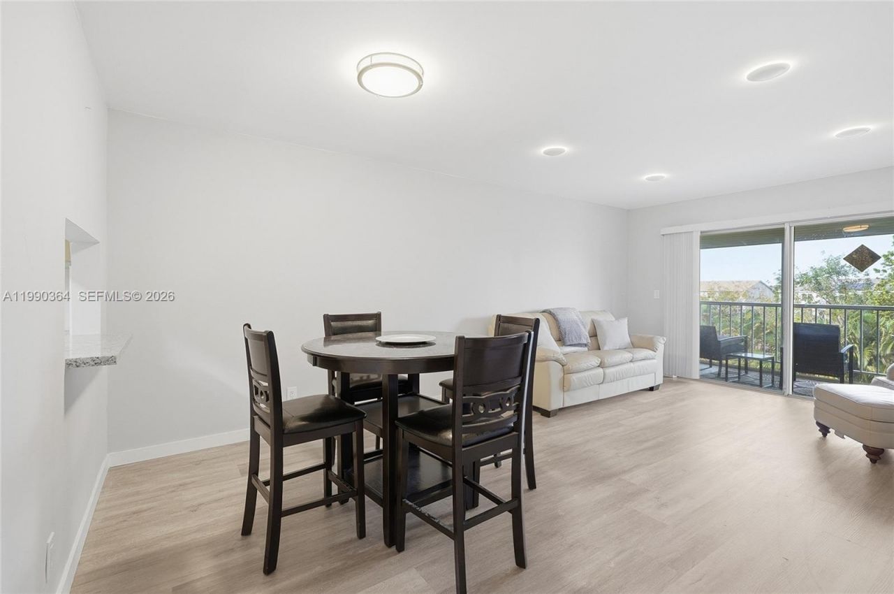 1200 Hillcrest Ct , Unit 306, Hollywood, FL 33021 Photo