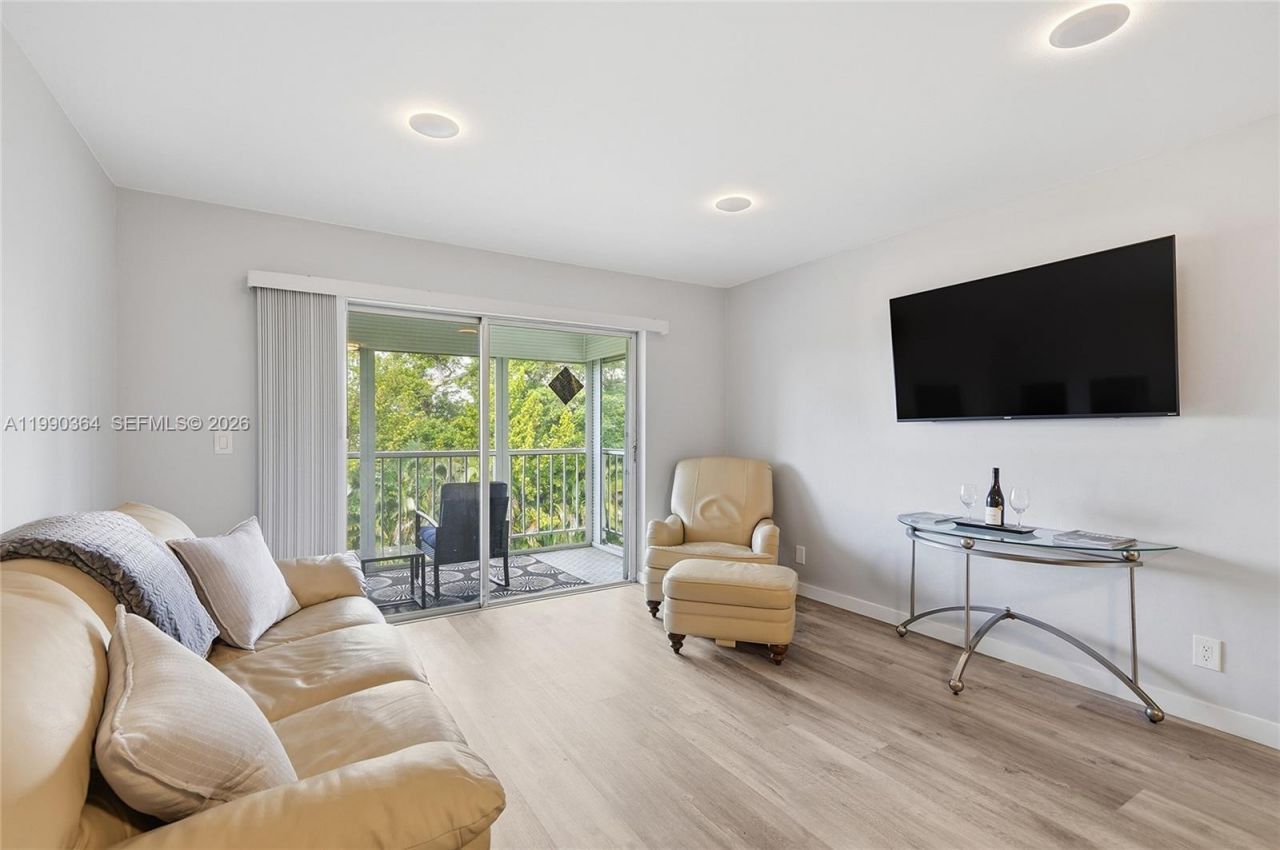 1200 Hillcrest Ct , Unit 306, Hollywood, FL 33021 Photo