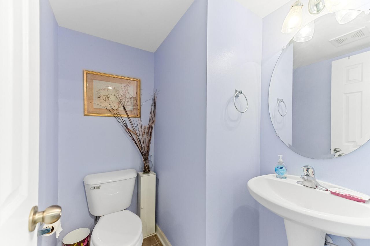 8924 Planters Row Lane Photo 10