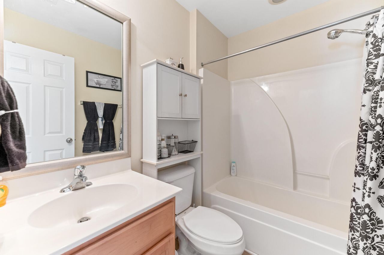 8924 Planters Row Lane Photo 13