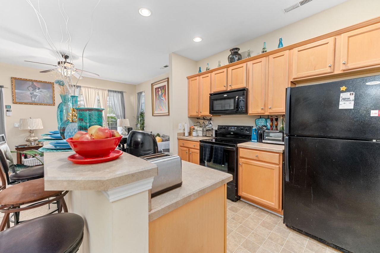 8924 Planters Row Lane Photo 8