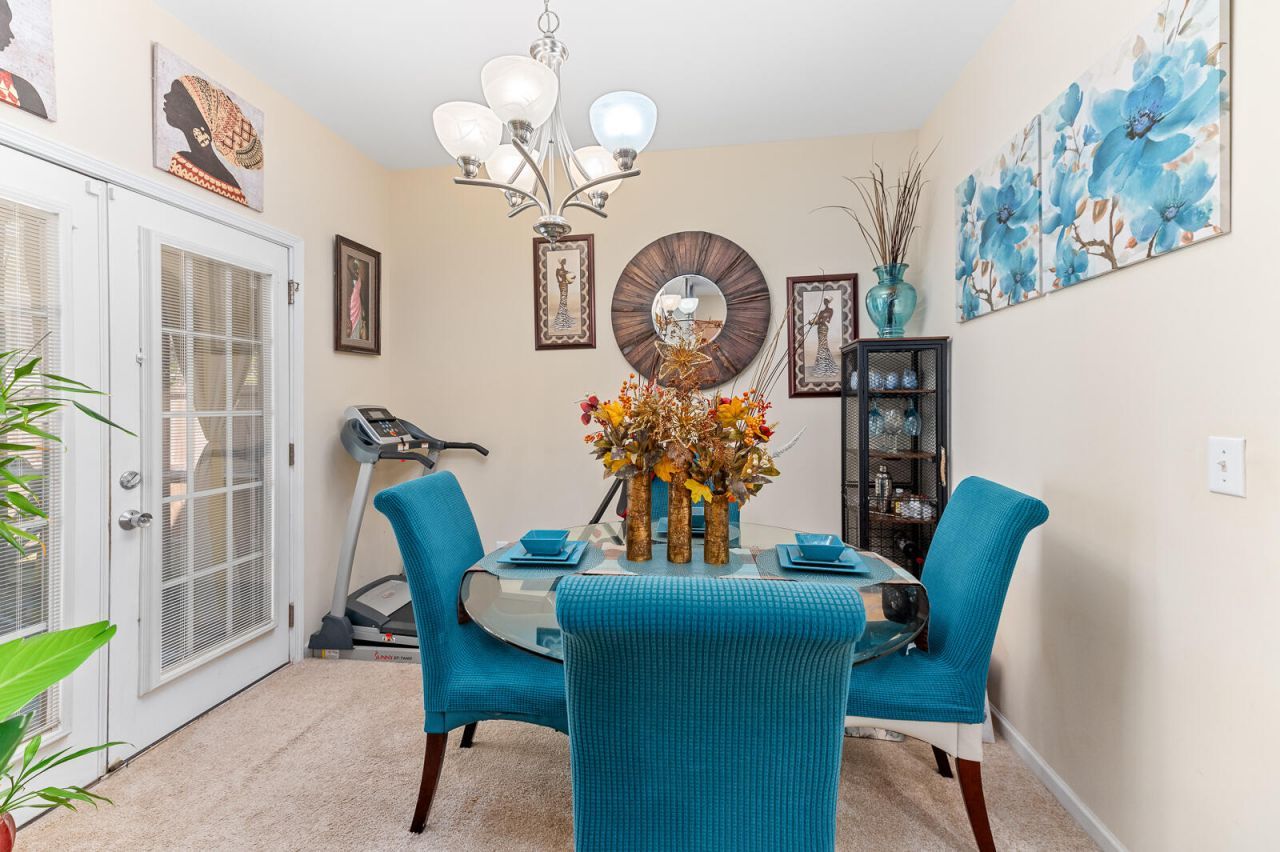 8924 Planters Row Lane Photo 9