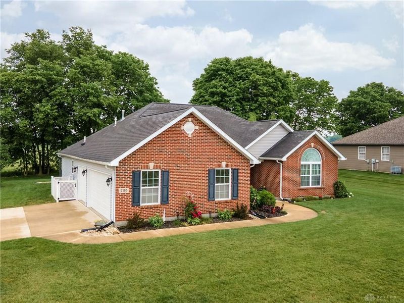 725 Loxley Lane, Troy, OH 45373 Photo 3