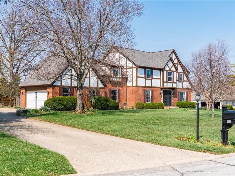 6571 Swissway Drive, Miami Township, OH 45459 Photo 3