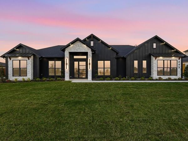 449 Whispering Way, Red Oak, TX 75154