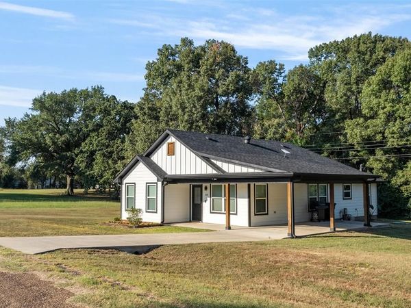 128 Crestwood Drive, Mabank, TX 75156