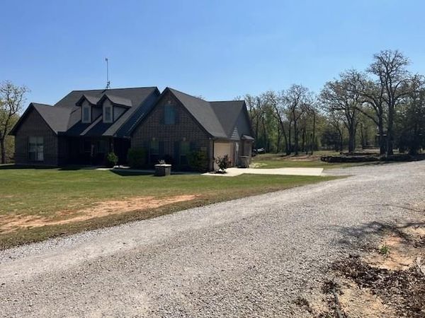 160 Oakwood Hills Drive, Paradise, TX 76073