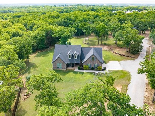 160 Oakwood Hills Drive, Paradise, TX 76073