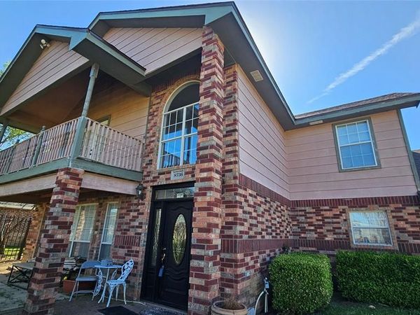 8736 Johns Road , Alvarado, TX 76009