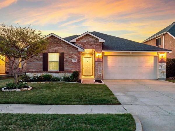 704 Bastrop Drive, Arlington, TX 76002