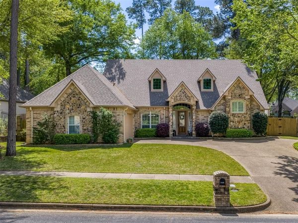 1137 Ashwood Drive, Tyler, TX 75703