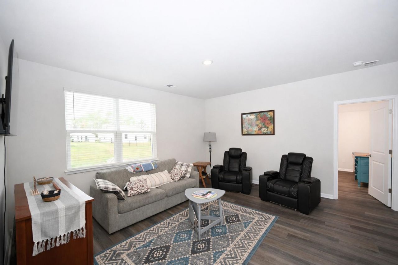 174 Honey Jar Way Photo 8