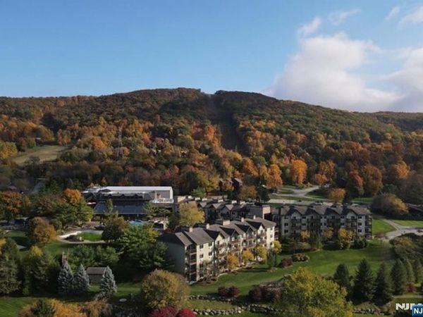 2 Chamonix Drive 427, Unit 427, VERNON, NJ 07462