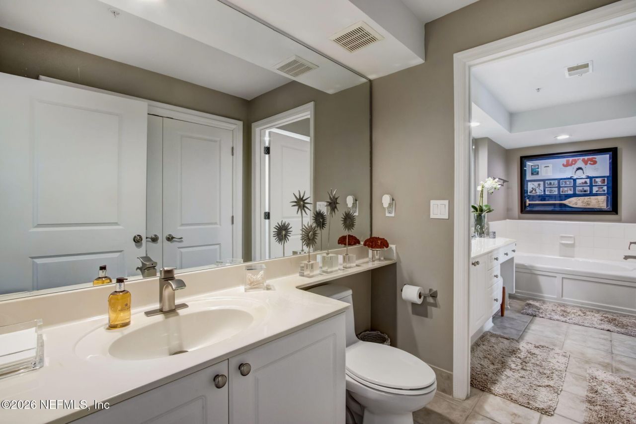 400 E Bay Street, Unit 1701, Jacksonville, FL 32202 Photo