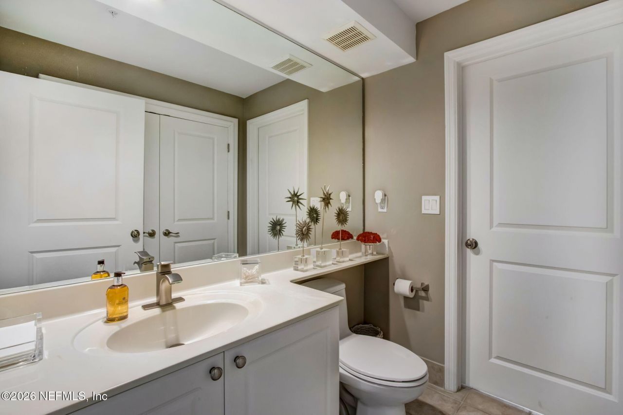 400 E Bay Street, Unit 1701, Jacksonville, FL 32202 Photo