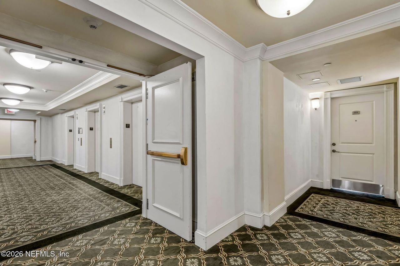 400 E Bay Street, Unit 1701, Jacksonville, FL 32202 Photo