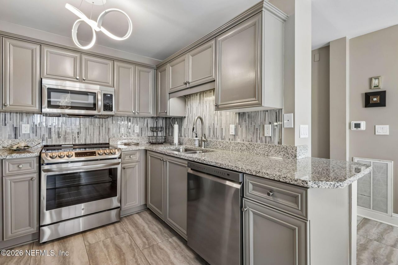 400 E Bay Street, Unit 1701, Jacksonville, FL 32202 Photo