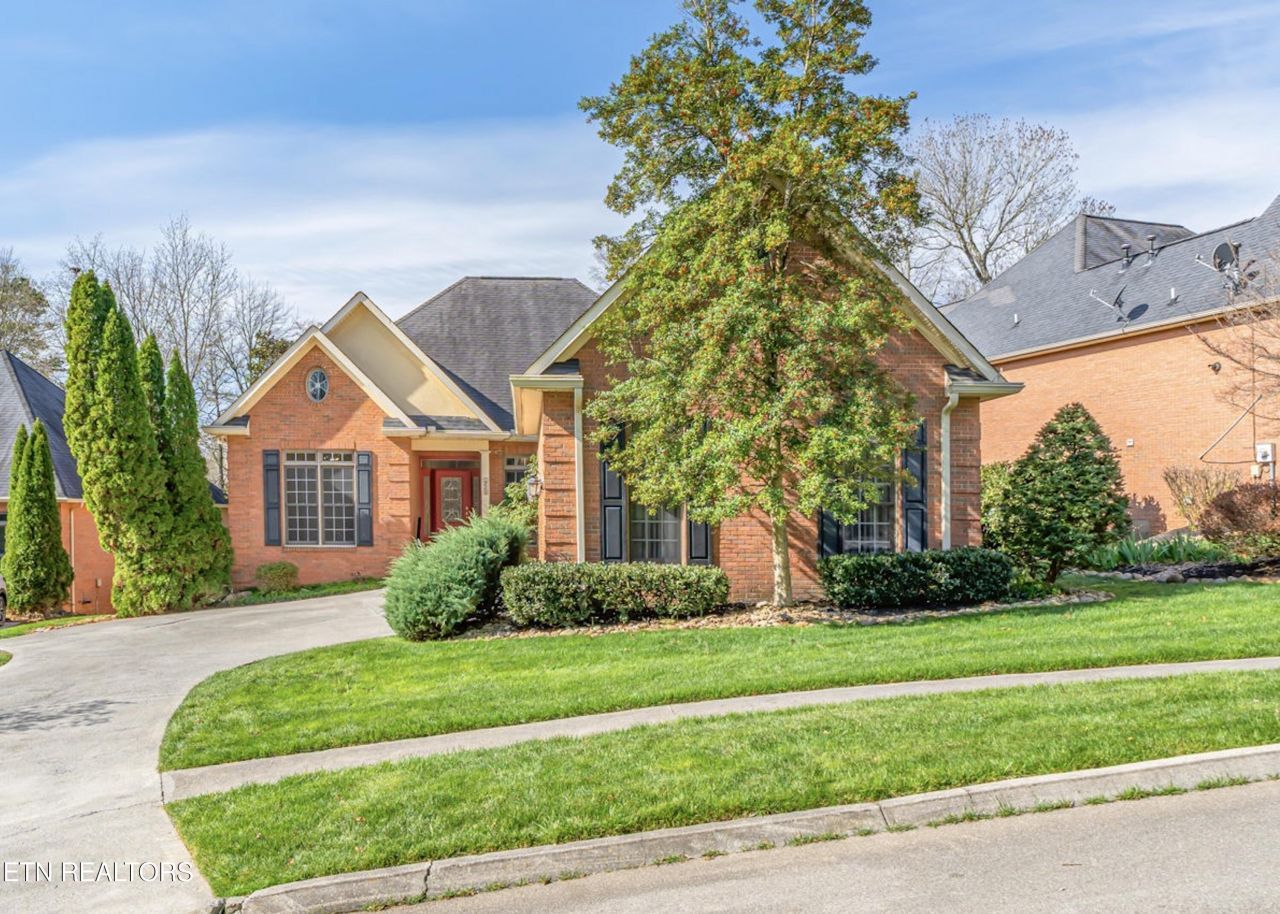 220 Skyview Drive, Lenoir City, TN 37772 Main Photo