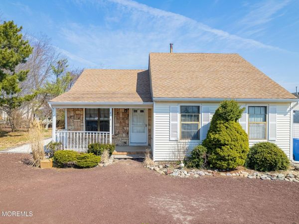 6 Placid Court, Manahawkin, NJ 08050