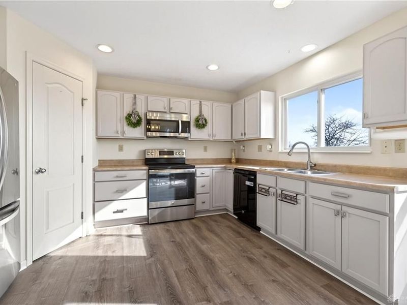 1166 Arbor Springs Drive, Hamilton, OH 45013 Photo 16