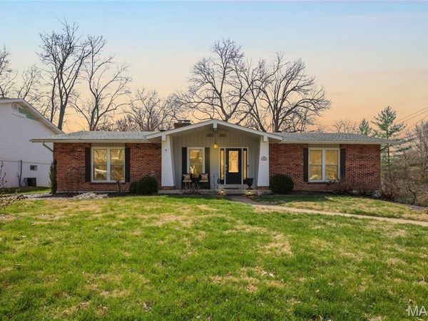 202 Morewood Drive, Manchester, MO 63011