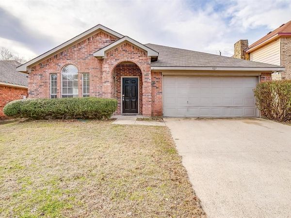 927 Simon Drive, Cedar Hill, TX 75104