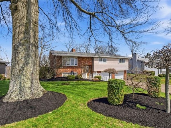 611 Longvue Dr, Houston, PA 15342