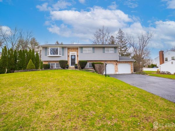 29 Hawthorne Lane , Hightstown, NJ 08520