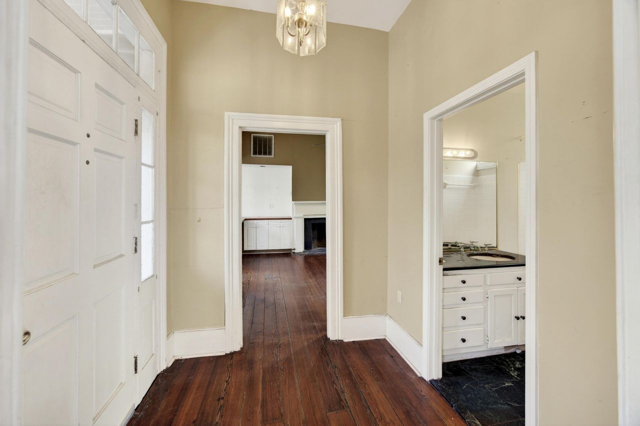 69 Washington Street Photo 20