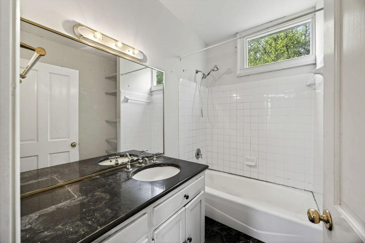 69 Washington Street Photo 21