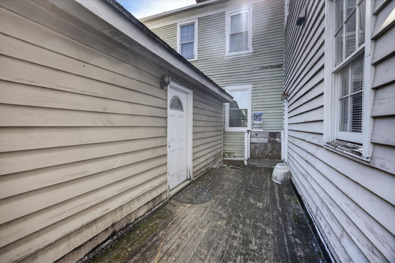 69 Washington Street Photo 31