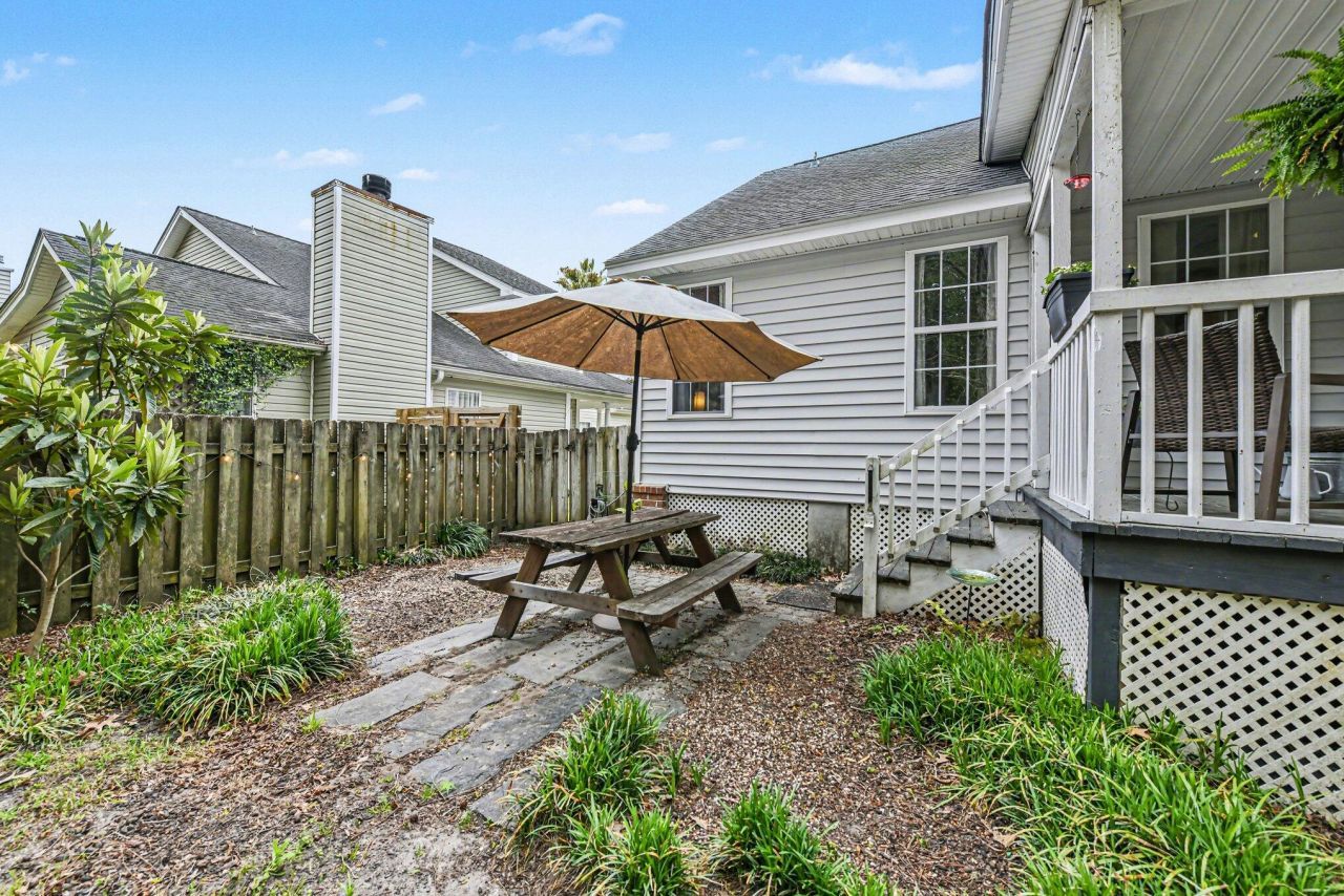 358 Arlington Drive Photo 30