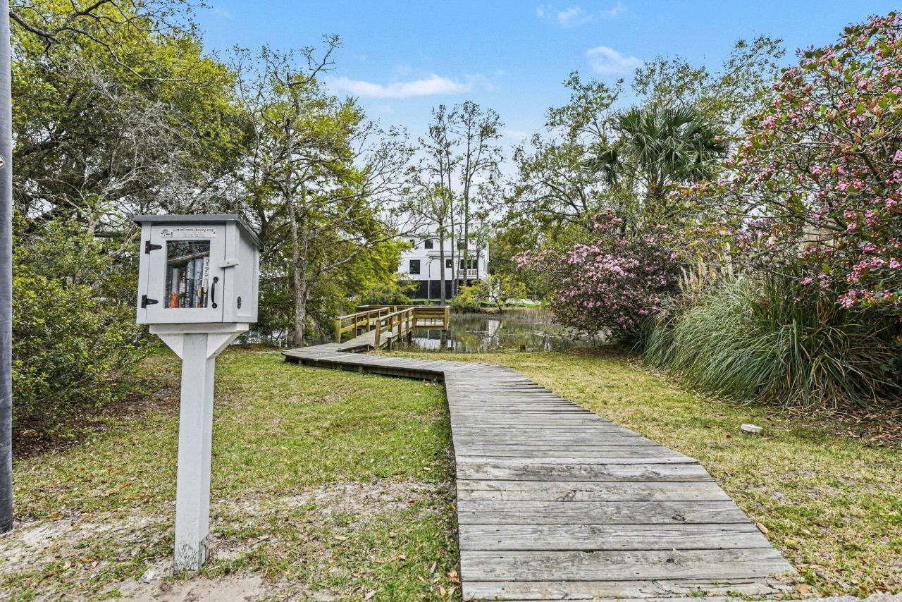 358 Arlington Drive Photo 33