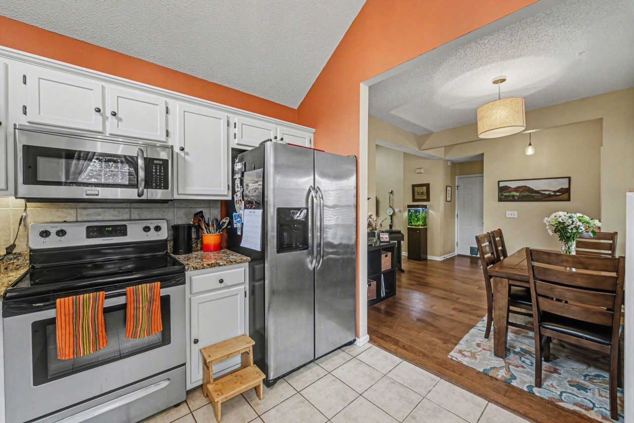 358 Arlington Drive Photo 9