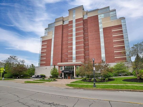 132 Lakefront Boulevard , Unit 204, Buffalo, NY 14202