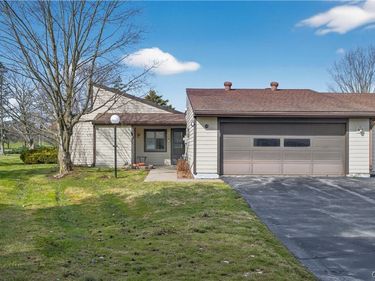 740 Village Boulevard S, Baldwinsville, NY 13027