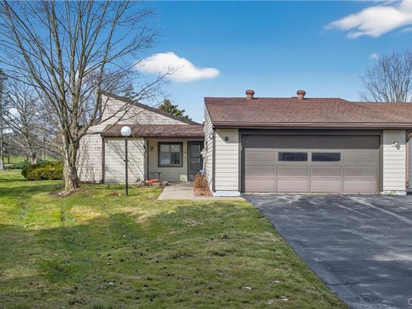 740 Village Boulevard S, Baldwinsville, NY 13027