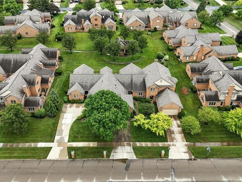 2308 Vienna Parkway, Miami Township, OH 45459 Photo 3