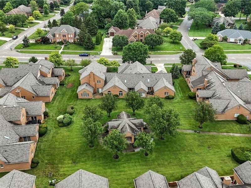 2308 Vienna Parkway, Miami Township, OH 45459 Photo 5