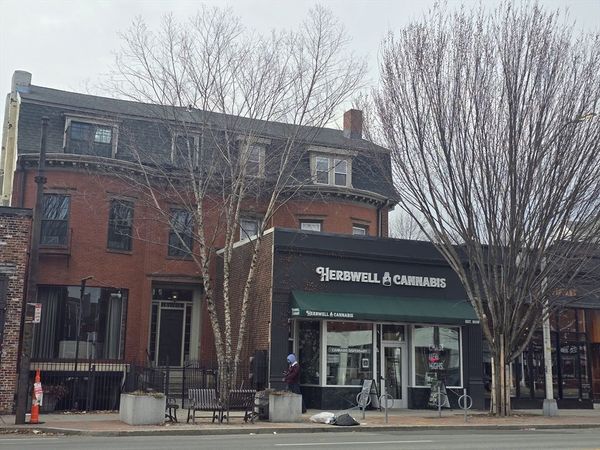 1686 Massachusetts Ave, Unit A, Cambridge, MA 02138