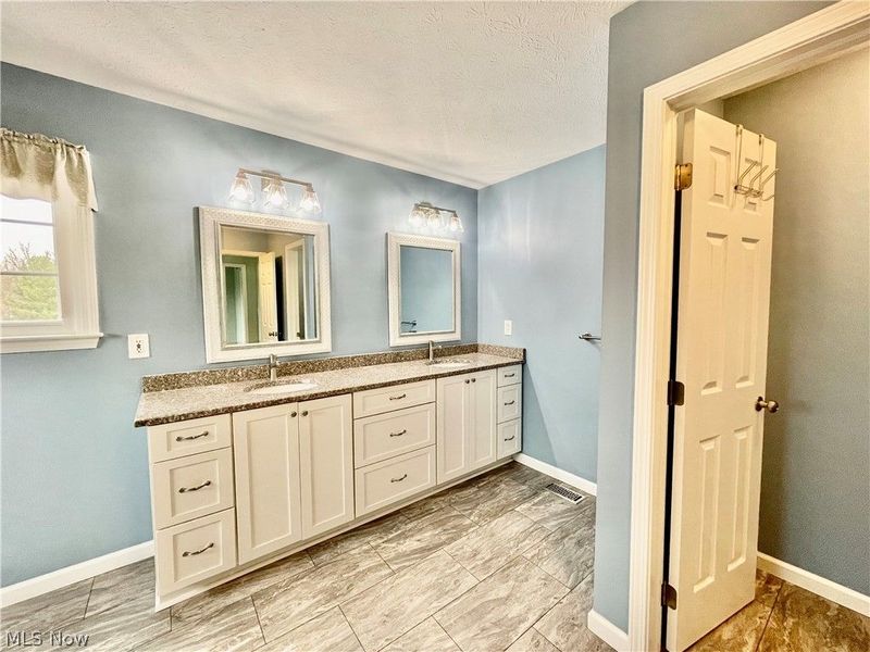 8820 Chaucer Boulevard, Broadview Heights, OH 44147 Photo 16